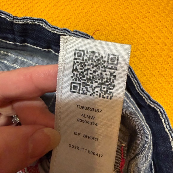 True Religion Dark Blue, Rolled Cuff, 5 Pocket Jean Shorts, Summer, Girls Sz 6 - Picture 9 of 9